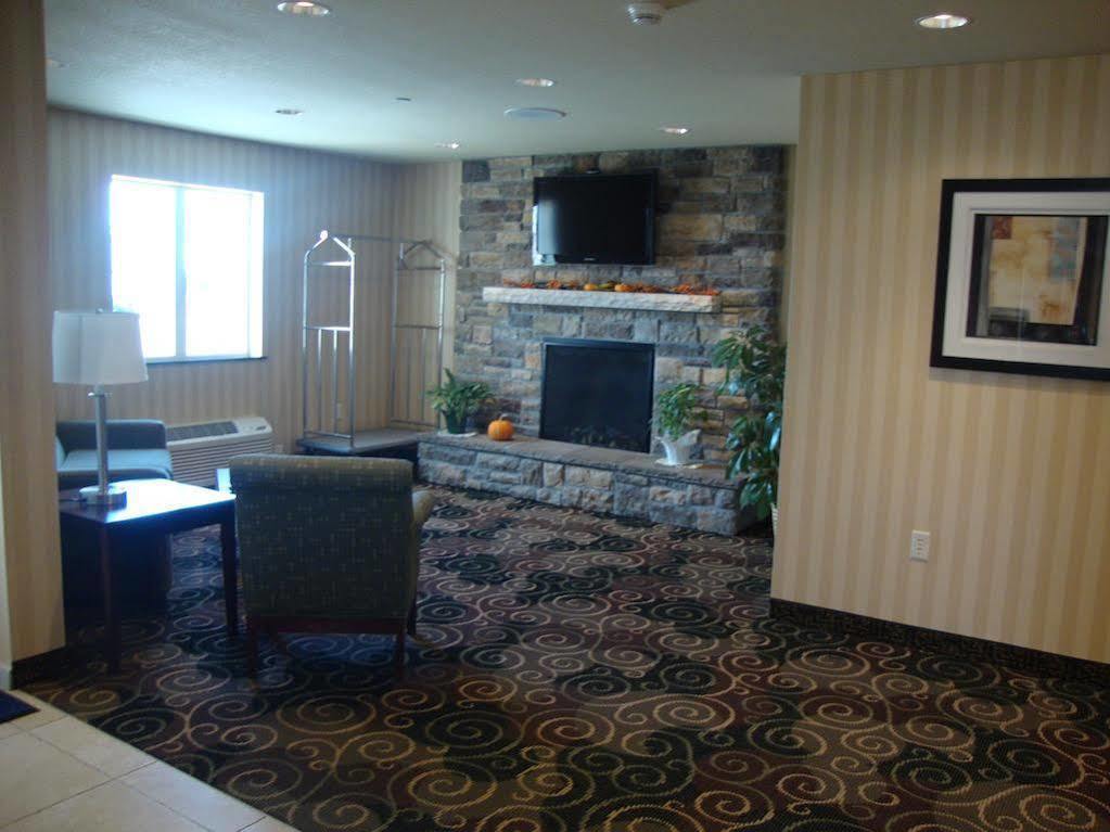 Cobblestone Inn & Suites - Carrington Exterior photo