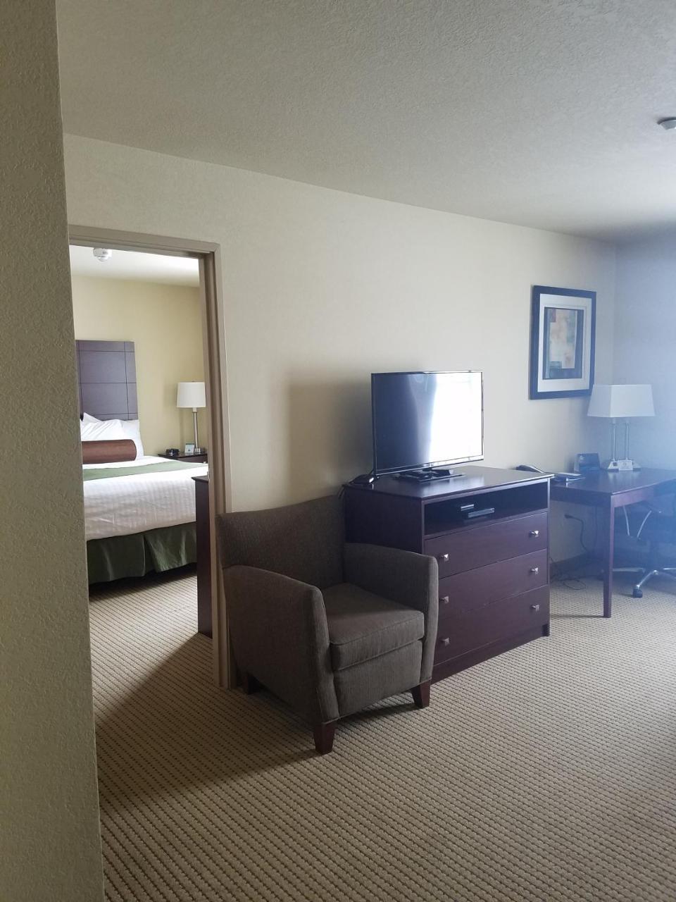 Cobblestone Inn & Suites - Carrington Exterior photo